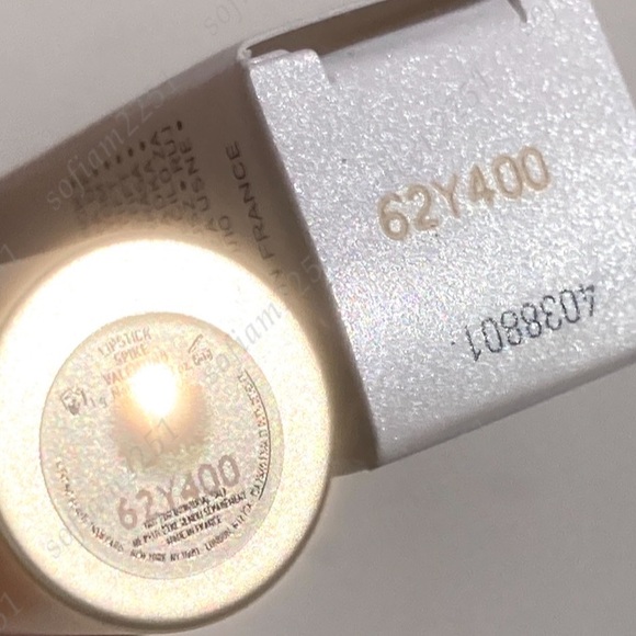 💖NEW!💖 Valentino Spike Valentino Buttery Matte Lipstick BNIB! - Picture 13 of 14